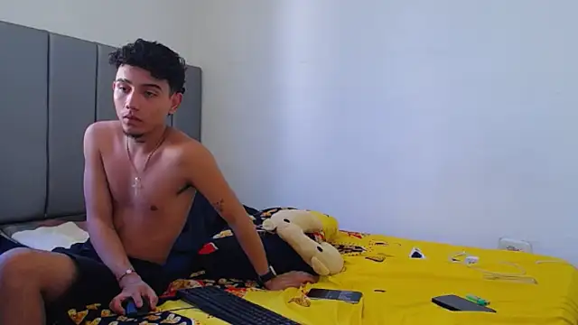 Sexy_accommodating_guys live sex cam