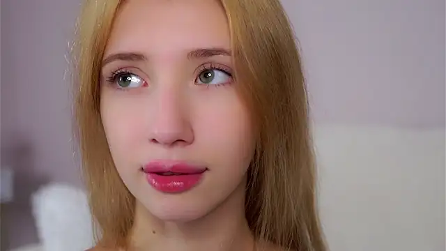 SunnivaCovil live sex cam