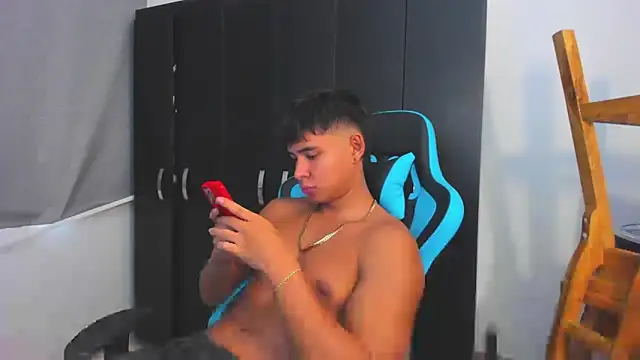 Bray_Kevin live sex cam