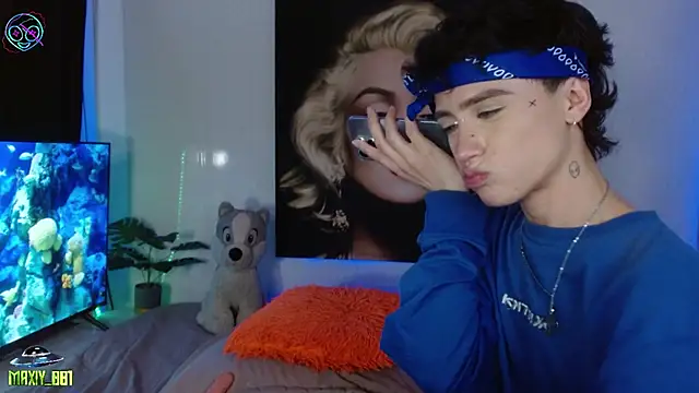 maxiy_001 live sex cam