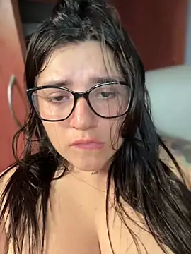 horny_roomiess live sex cam