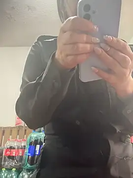 Alysson-- live sex cam