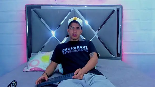 Kevin_Erotic live sex cam