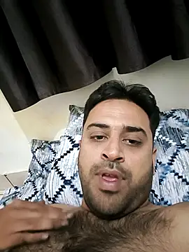 ITZ_GURU live sex cam