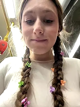 FroggyAnna live sex cam