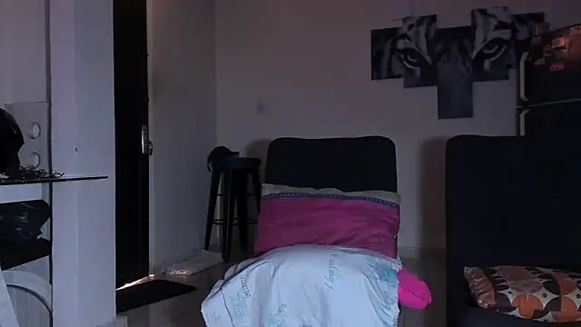 kerlysmith_24 live sex cam