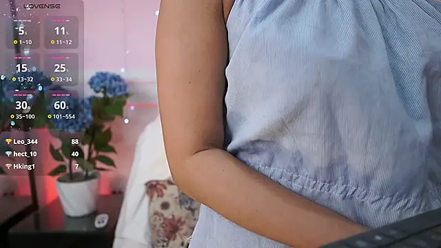 MaddyWattson live sex cam