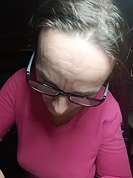 Dettybitch40 live sex cam