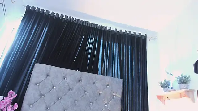 DaphneGlas live sex cam