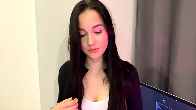 Beautyofnlka live sex cam