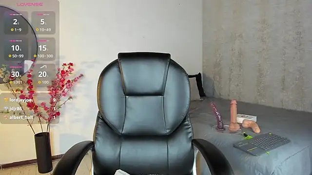 SaraMilf_69 live sex cam