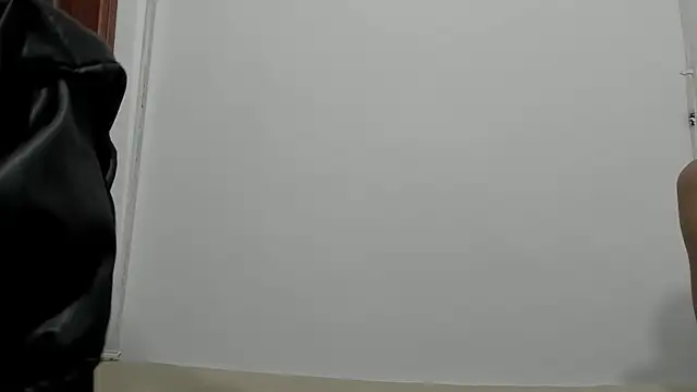 MielAndLeo live sex cam