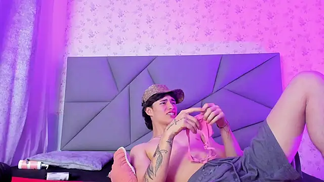 meganandtylerr19 live sex cam