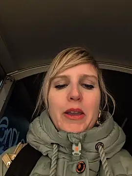 Sexybiene969 live sex cam