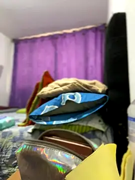 Carola-Ross live sex cam