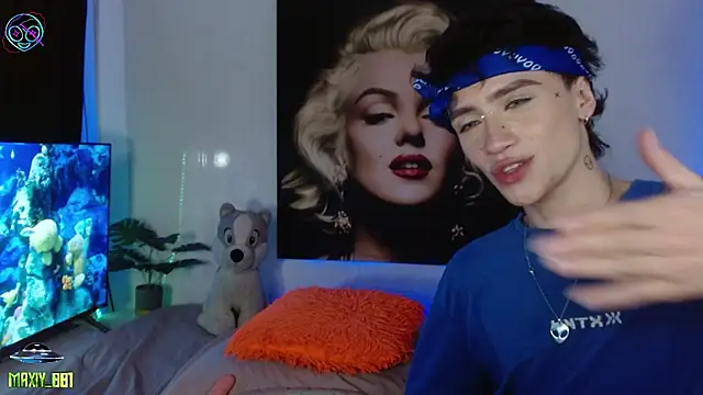 maxiy_001 live sex cam