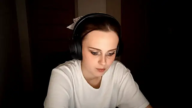 LouiseMarengo live sex cam