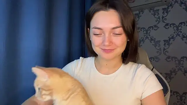 TwotyBright live sex cam