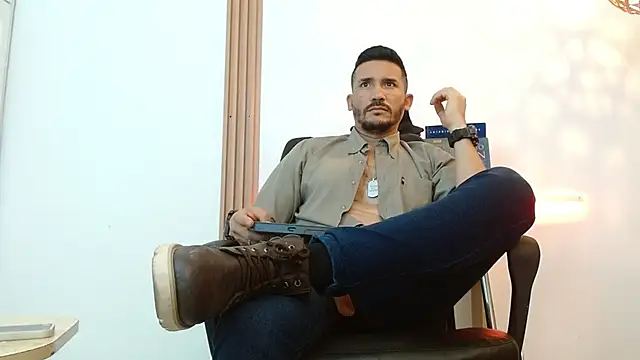 Reiko_85_ live sex cam