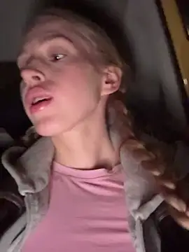 kira_mia live sex cam