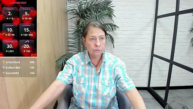 LindaPassionate live sex cam