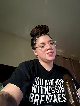 QueenNuttCollector live sex cam