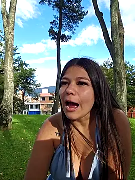 Alyshanon18 live sex cam