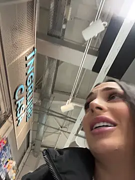 CharmingRuby live sex cam