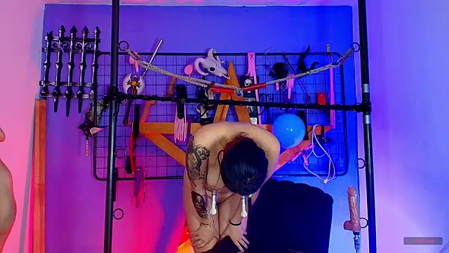 Misstresss_aurora_bdsm live sex cam