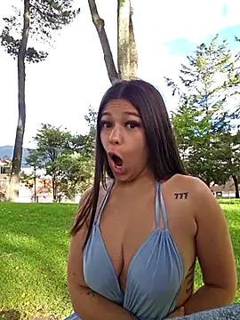 Alyshanon18 live sex cam