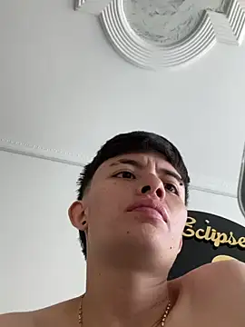 nico_18x live sex cam