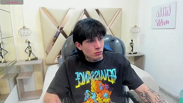 Iantwink18 live sex cam