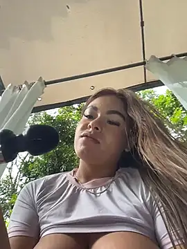 MayaMoanXXX live sex cam