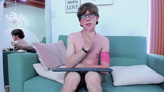 KyleDusk live sex cam