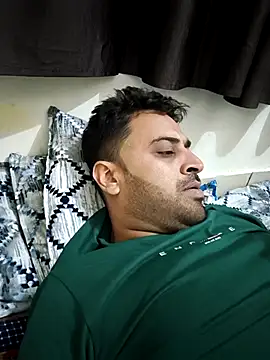 ITZ_GURU live sex cam