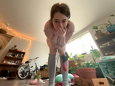 Snowbunnycake_131 live sex cam