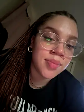 QueenNuttCollector live sex cam