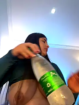 AhriCutte live sex cam