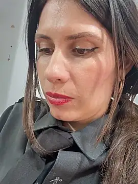 Alysson-- live sex cam