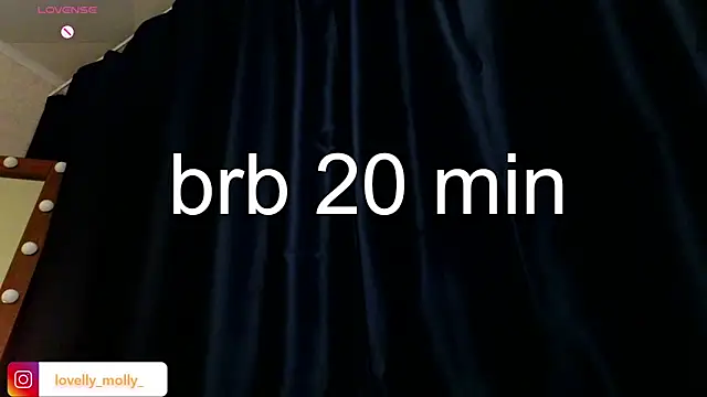 Lovelly_molly1 live sex cam