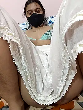 SpicyQueenX69 live sex cam