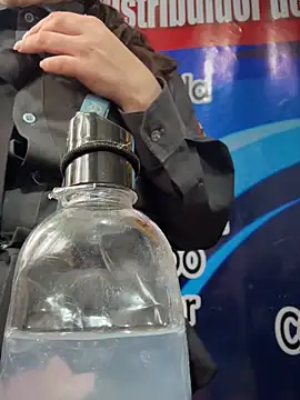 Alysson-- live sex cam