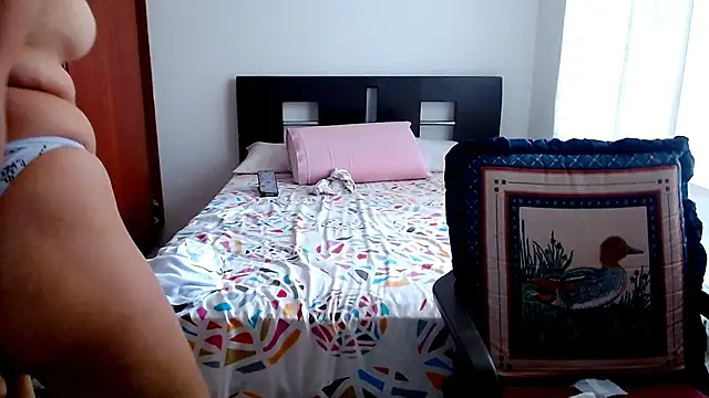 emely_sexx20 live sex cam