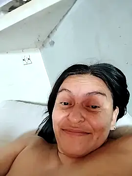 Horny-Mommy-Dirty live sex cam