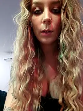 LilyOrion live sex cam