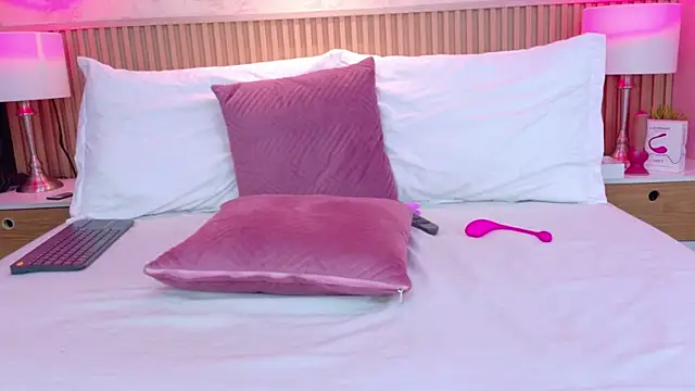 ValeriaMonet live sex cam