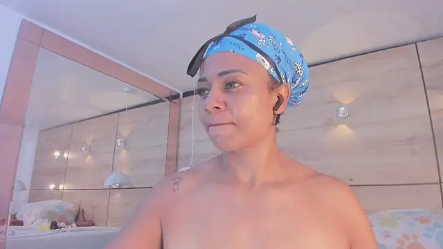 martina_touss live sex cam