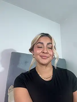 Elina_Hills live sex cam