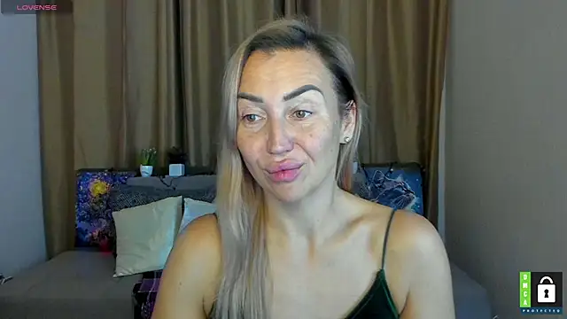 Kiss_julli88I live sex cam