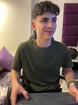 AdrianRinaldi live sex cam